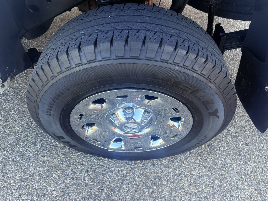 Used 2017 Nissan Titan S AWD/4WD image 17