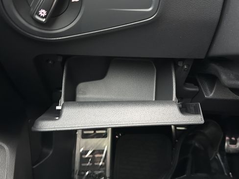 Used 2023 Volkswagen Tiguan SE R-Line image 29