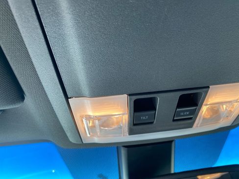 Used 2018 Ford Taurus SHO w/ Sho Performance Package image 17