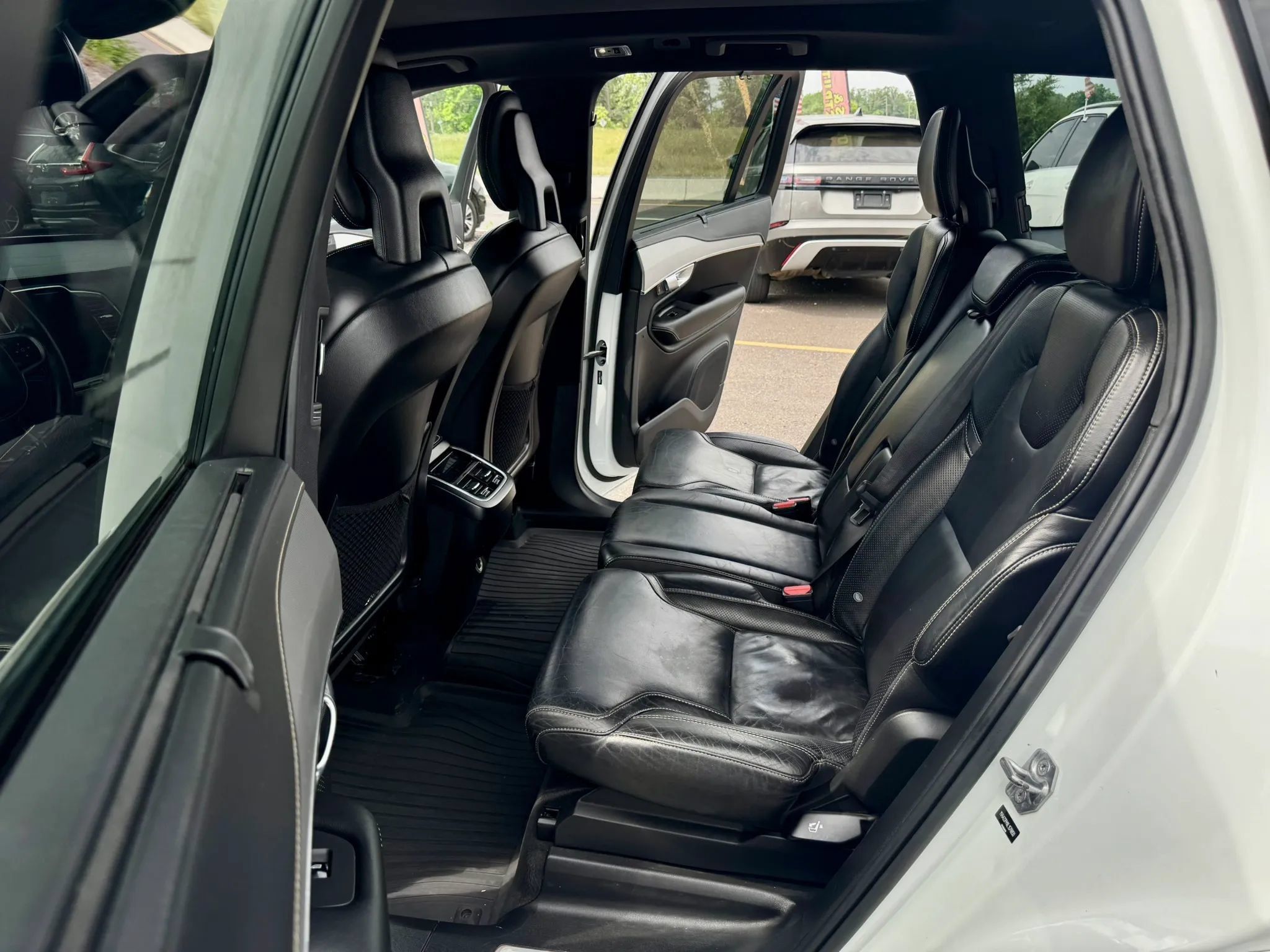 Used 2020 Volvo XC90 T6 R-Design w/ Protection Package Premier AWD/4WD image 17