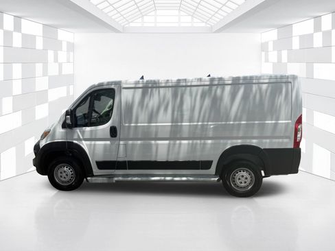 Used 2025 RAM ProMaster 2500 w/ U-Haul Equipment Group FWD image 4