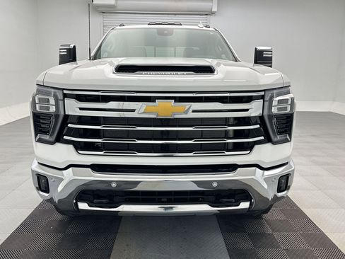 New 2026 Chevrolet Silverado 3500 LTZ w/ LTZ Plus Package AWD/4WD image 6