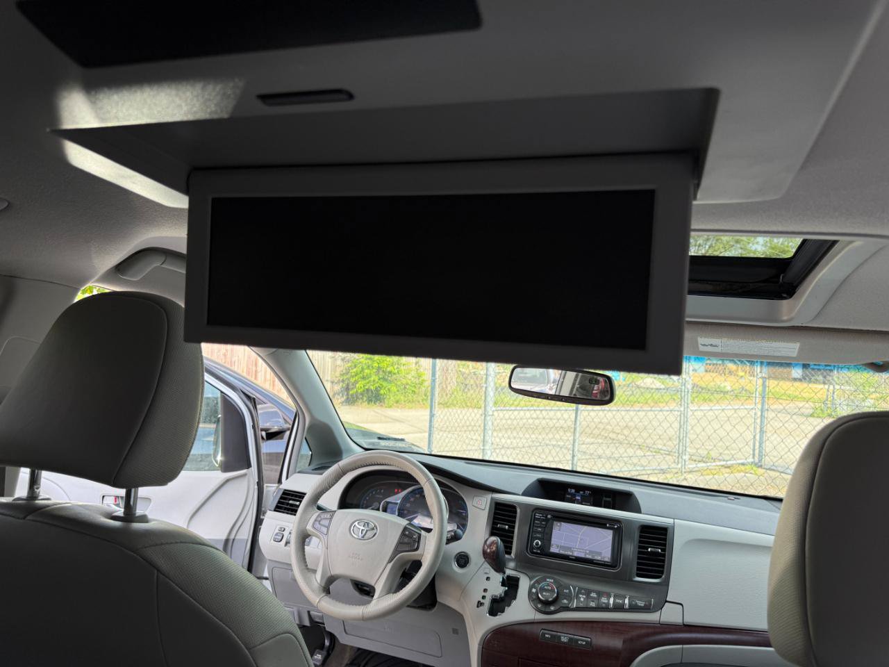 Used 2013 Toyota Sienna XLE w/ Entertainment Pkg FWD image 58