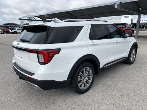 New 2025 Ford Explorer Platinum image 8