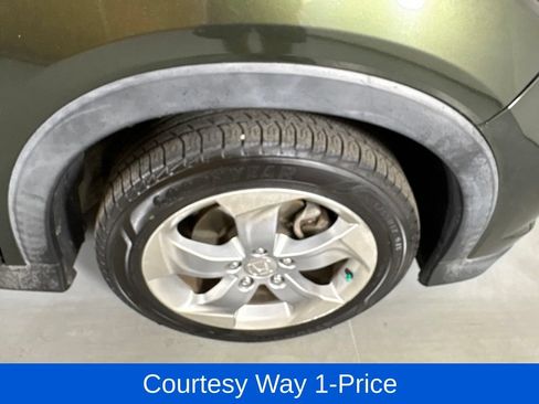 Used 2017 Honda HR-V EX image 12
