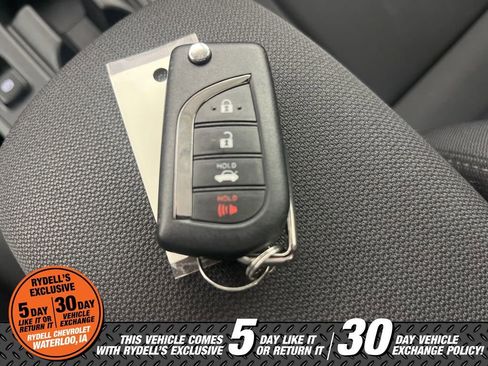 Used 2025 Toyota Corolla LE image 38