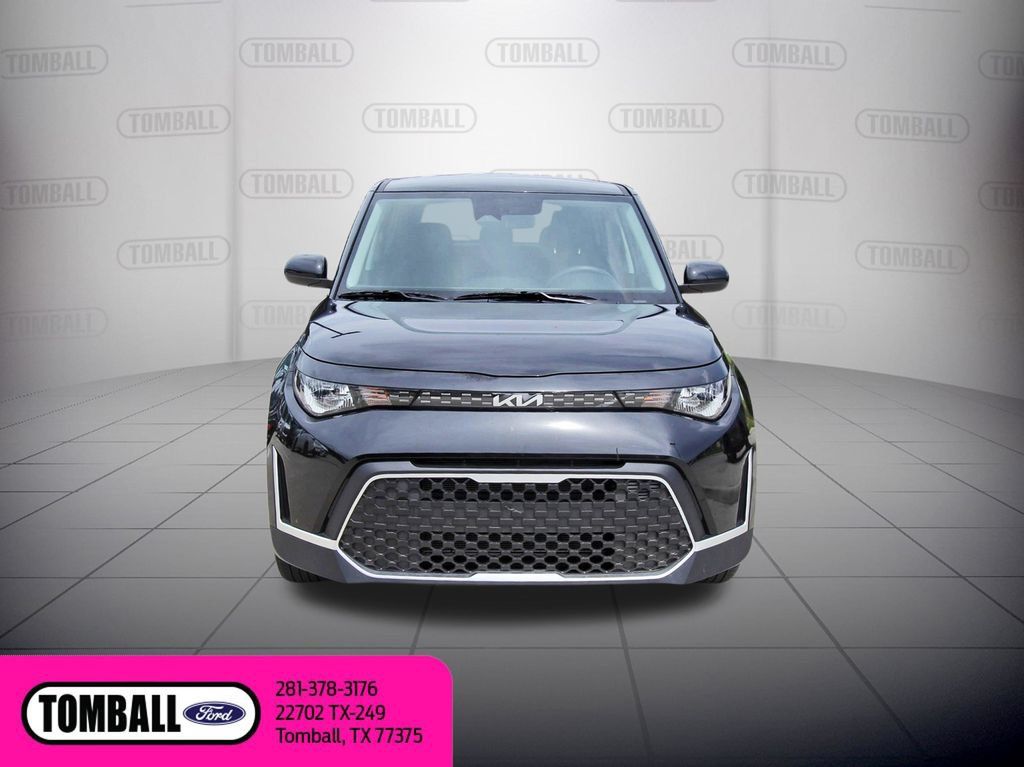 Used 2025 Kia Soul LX w/ LX Technology Package FWD image 2