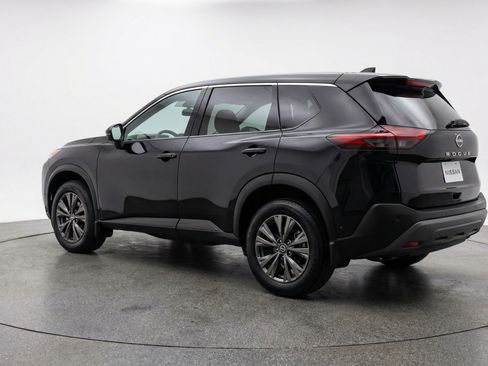 Used 2025 Nissan Rogue SV image 6