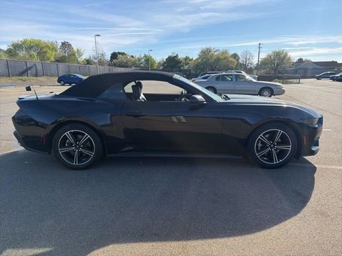 Used 2025 Ford Mustang Premium image 25