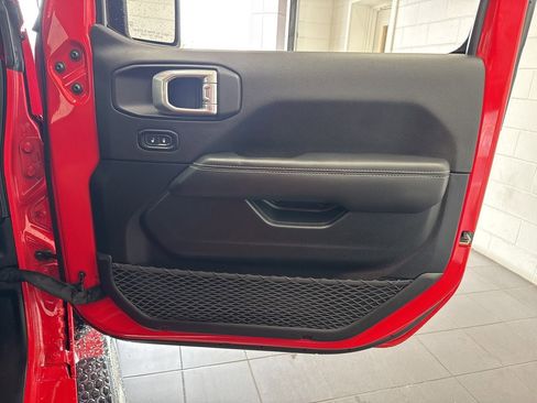 Used 2021 Jeep Wrangler Unlimited Sahara w/ LED Lighting Group AWD/4WD image 55