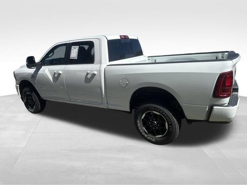 Used 2026 RAM 2500 Laramie AWD/4WD image 18