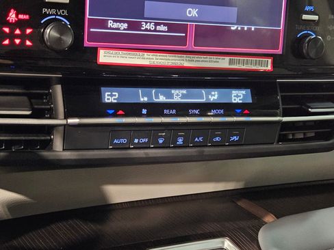 Used 2024 Toyota Sienna LE image 31