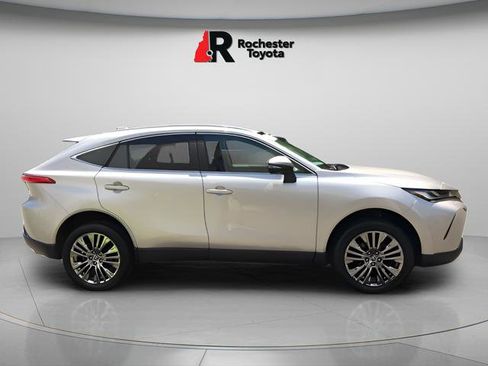 Certified 2024 Toyota Venza XLE AWD/4WD image 8