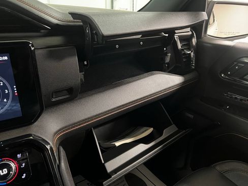 Used 2023 GMC Sierra 1500 AT4 w/ Technology Package AWD/4WD image 43