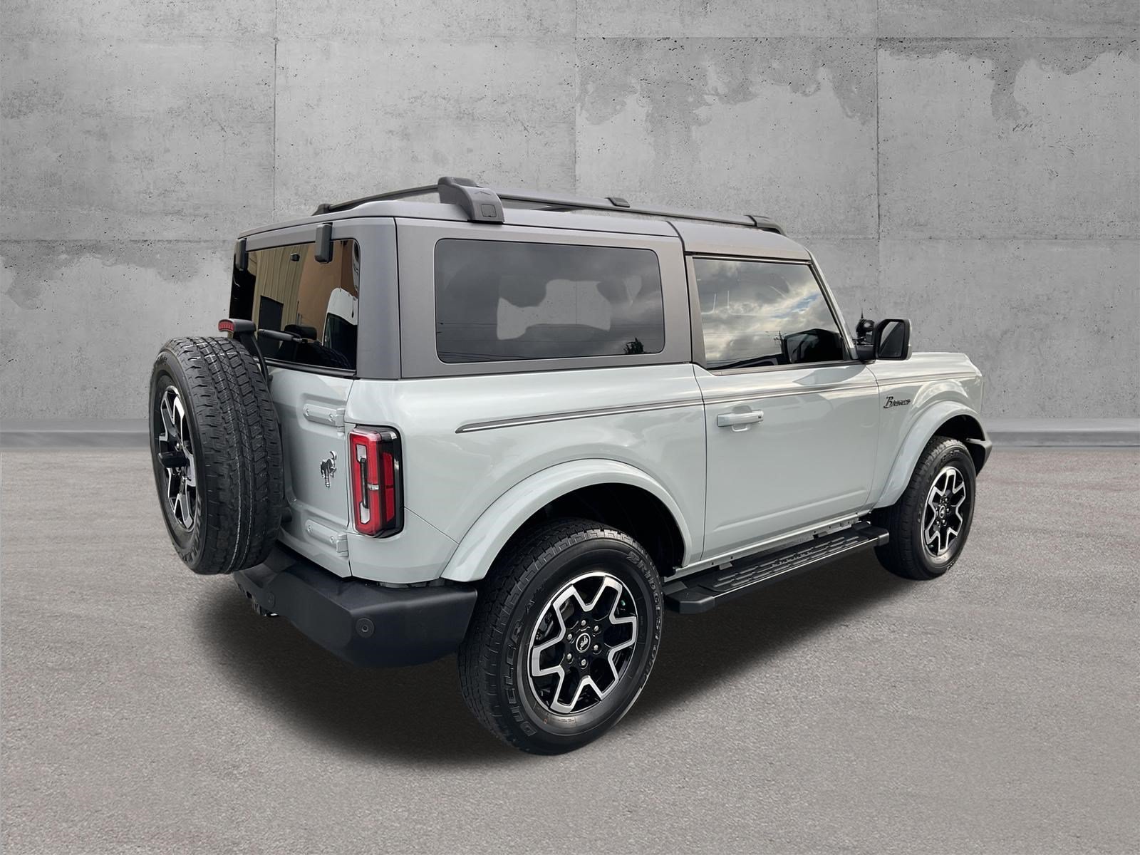 Used 2022 Ford Bronco Outer Banks AWD/4WD image 3