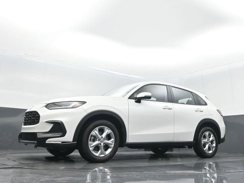 Certified 2025 Honda HR-V LX image 11