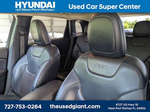 Used 2015 Jeep Cherokee Limited w/ Luxury Group FWD image 7