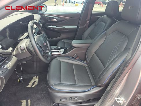 Used 2024 Buick Envista Sport Touring w/ Convenience I Package FWD image 3