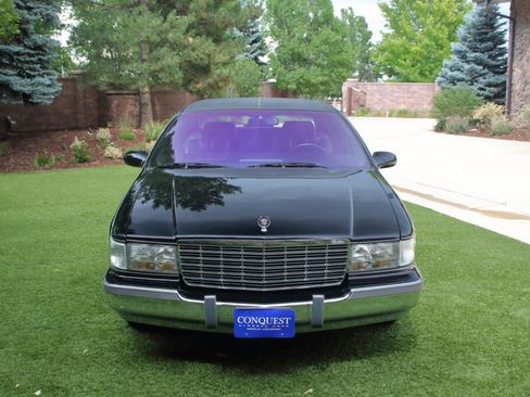 Used 1996 Cadillac Fleetwood Brougham RWD image 2