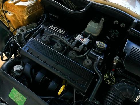 Used 2004 MINI Cooper Hardtop FWD image 11