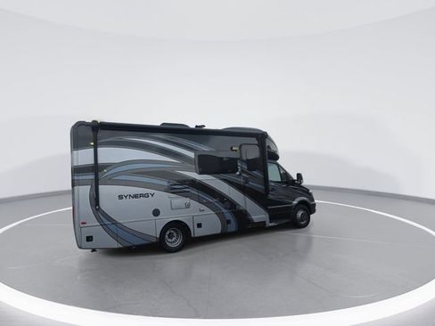 Used 2016 Mercedes-Benz Sprinter 3500 image 2