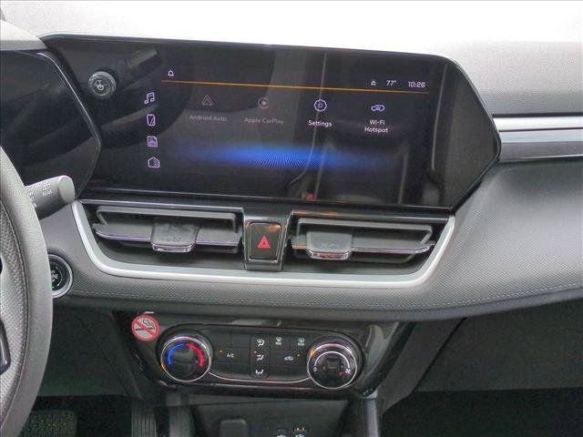 Used 2026 Chevrolet TrailBlazer LT FWD image 14