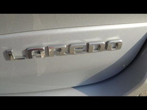 Used 2023 Jeep Grand Cherokee L Laredo image 11