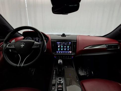 Used 2021 Maserati Levante S AWD/4WD image 28