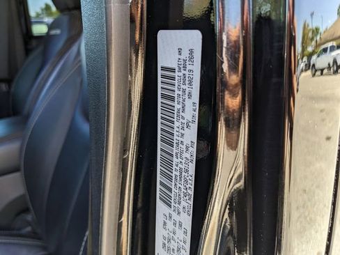 Used 2015 Jeep Wrangler Unlimited Rubicon image 36