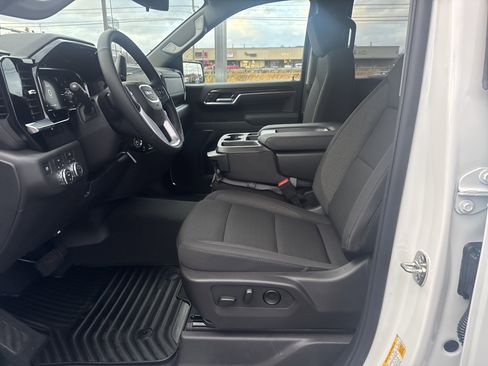 New 2026 GMC Sierra 1500 Elevation image 12