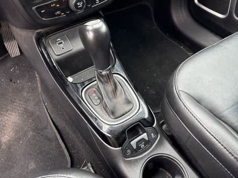 Used 2018 Jeep Compass Limited w/ Navigation Group FWD image 18