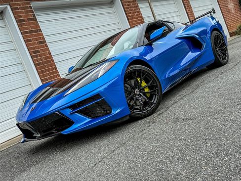 Used 2024 Chevrolet Corvette Stingray Coupe w/ 1LT RWD image 8