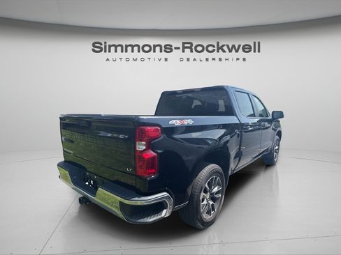 Used 2024 Chevrolet Silverado 1500 LT AWD/4WD image 5
