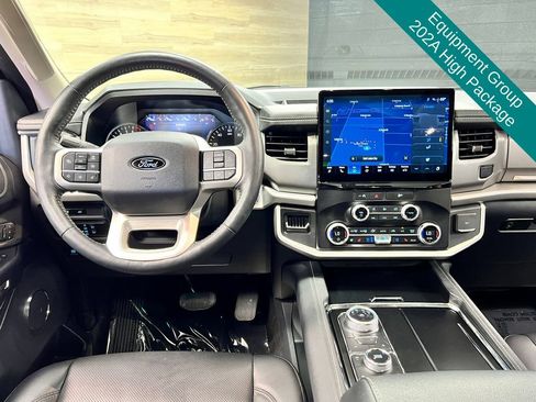 Used 2024 Ford Expedition XLT AWD/4WD image 2