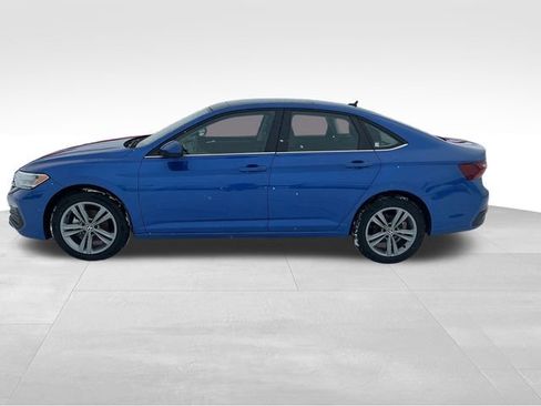 Used 2024 Volkswagen Jetta SE image 4