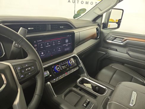 Certified 2024 GMC Sierra 2500 Denali image 24