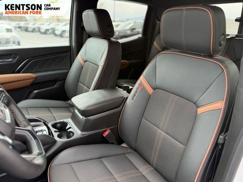 Used 2025 GMC Canyon AT4 image 30