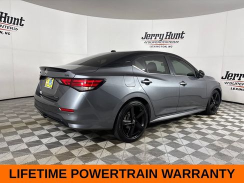 Used 2022 Nissan Sentra SR w/ Midnight Edition FWD image 6
