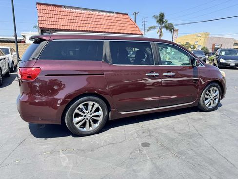 Used 2017 Kia Sedona SX Limited FWD image 7