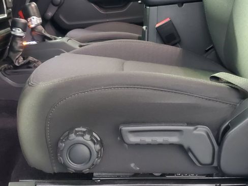 Used 2023 Jeep Wrangler Sport AWD/4WD image 6