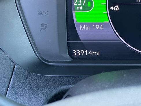 Used 2023 Chevrolet Bolt EUV LT w/ Convenience Package image 3