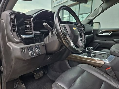 Used 2024 Chevrolet Silverado 1500 LT w/ Leather Package AWD/4WD image 46