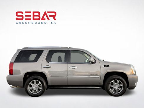 Used 2007 Cadillac Escalade AWD w/ Information Package image 7
