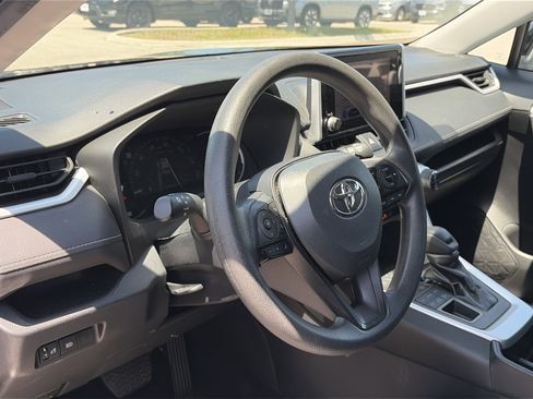 Used 2024 Toyota RAV4 XLE AWD/4WD image 19