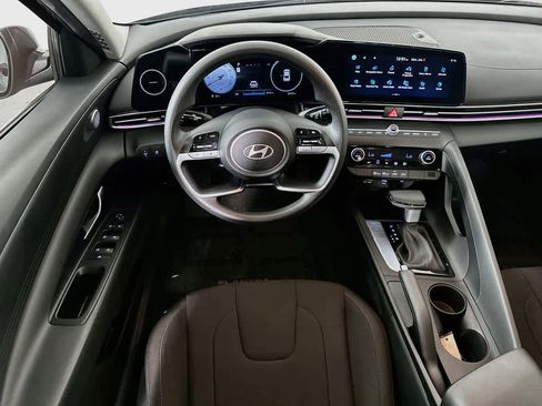 Used 2024 Hyundai Elantra SEL FWD image 10