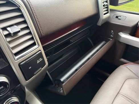 Used 2015 Ford F150 King Ranch w/ Equipment Group 601A Luxury AWD/4WD image 54
