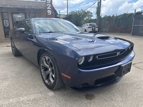Used 2015 Dodge Challenger R/T Plus RWD image 2