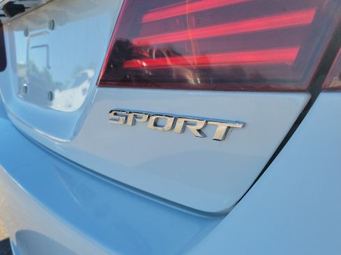 Used 2017 Honda Accord Sport image 9