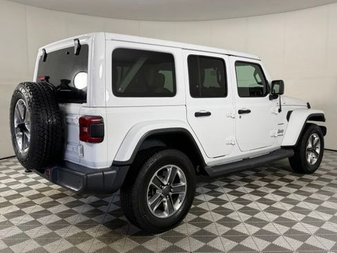 Used 2019 Jeep Wrangler Unlimited Sahara AWD/4WD image 7