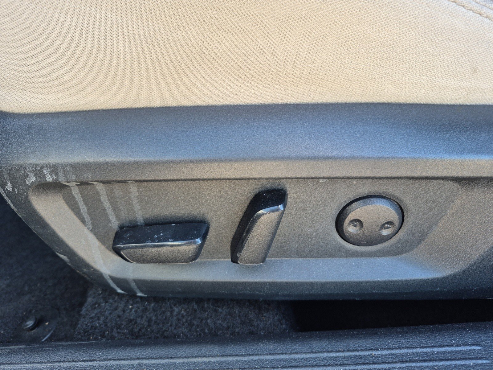 Used 2025 Nissan Rogue SV AWD/4WD image 14